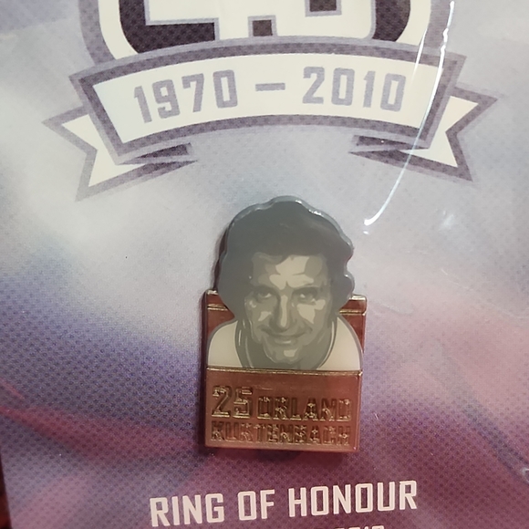 Vancouver Canucks NHL- 2010 Orland Kurtenbach Ring of Honour limited edition Pin - Picture 3 of 3